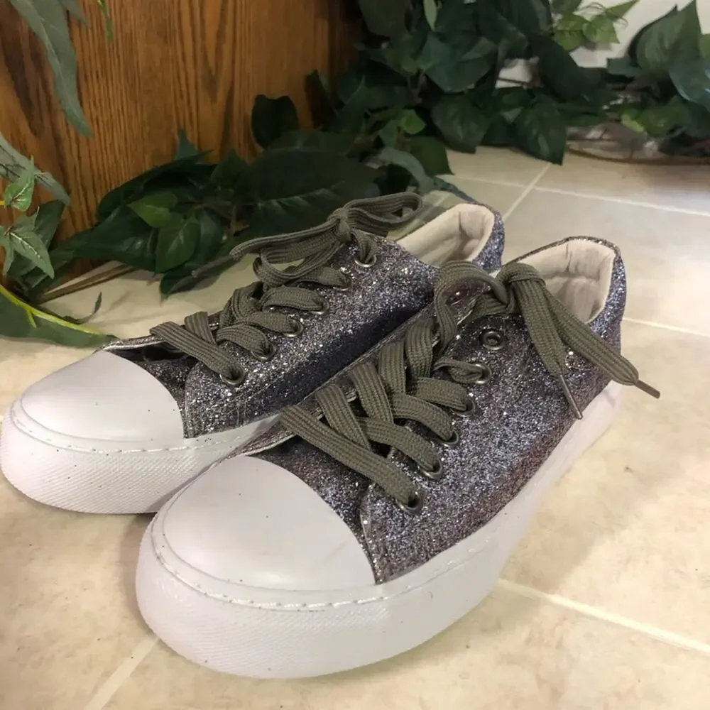 Pierre Dumas Silver Morgan sparkle Shoe Kicks Size 6M Morgan New with Tags